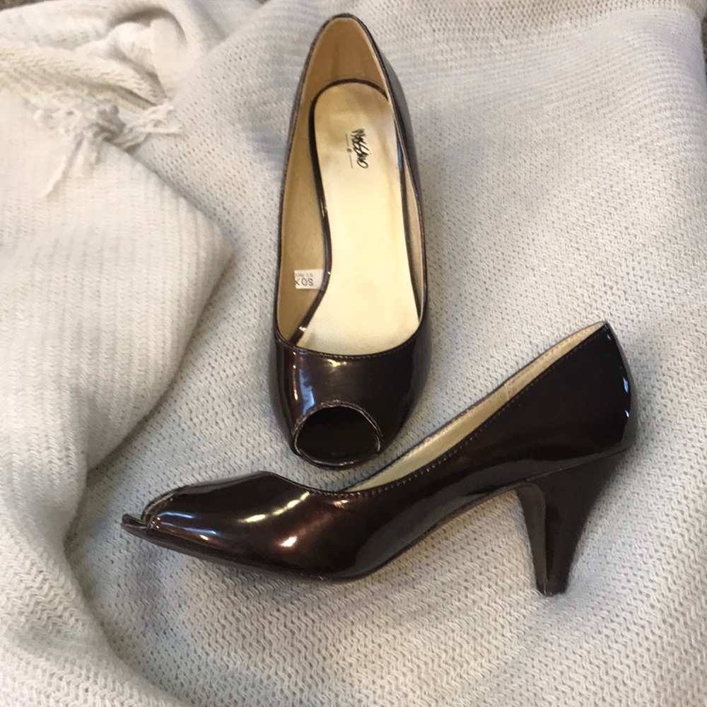 Mossimo brown patent peep toe